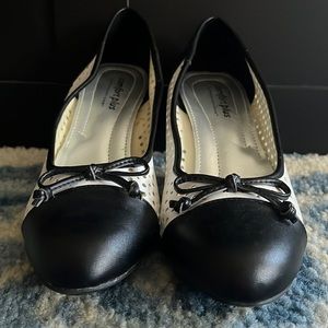 Comfort Plus Predictions Black & White Heels - Size 6.5